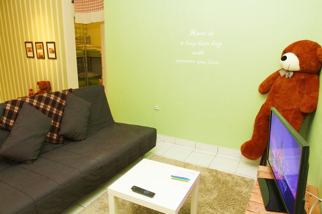 The Big Bear Home Malacca Room photo
